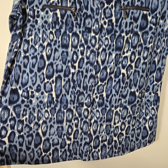 Belle Kim Gravel Blue Stretch Long Sleeve Animal Print Top Size Medium - Picture 6 of 11